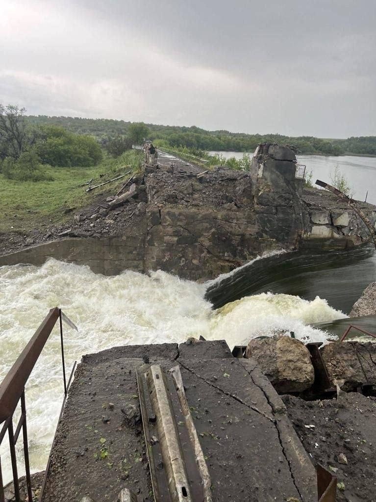 Росіяни зруйнували дамбу