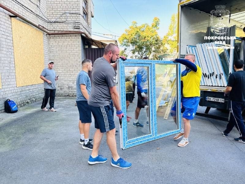 Мешканці Покровська отримали нові вікна